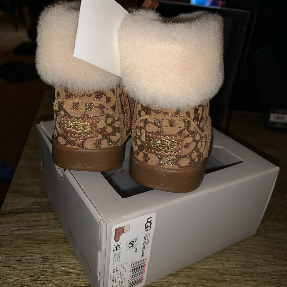 Baby Uggs Sz 0/1 NEW